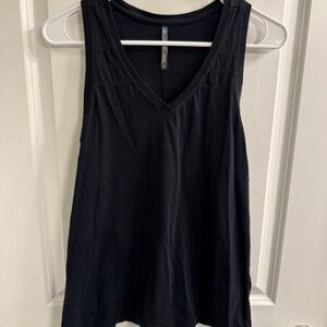 Kuhl Black Arabella V‑Neck Tank Top - women’s medium